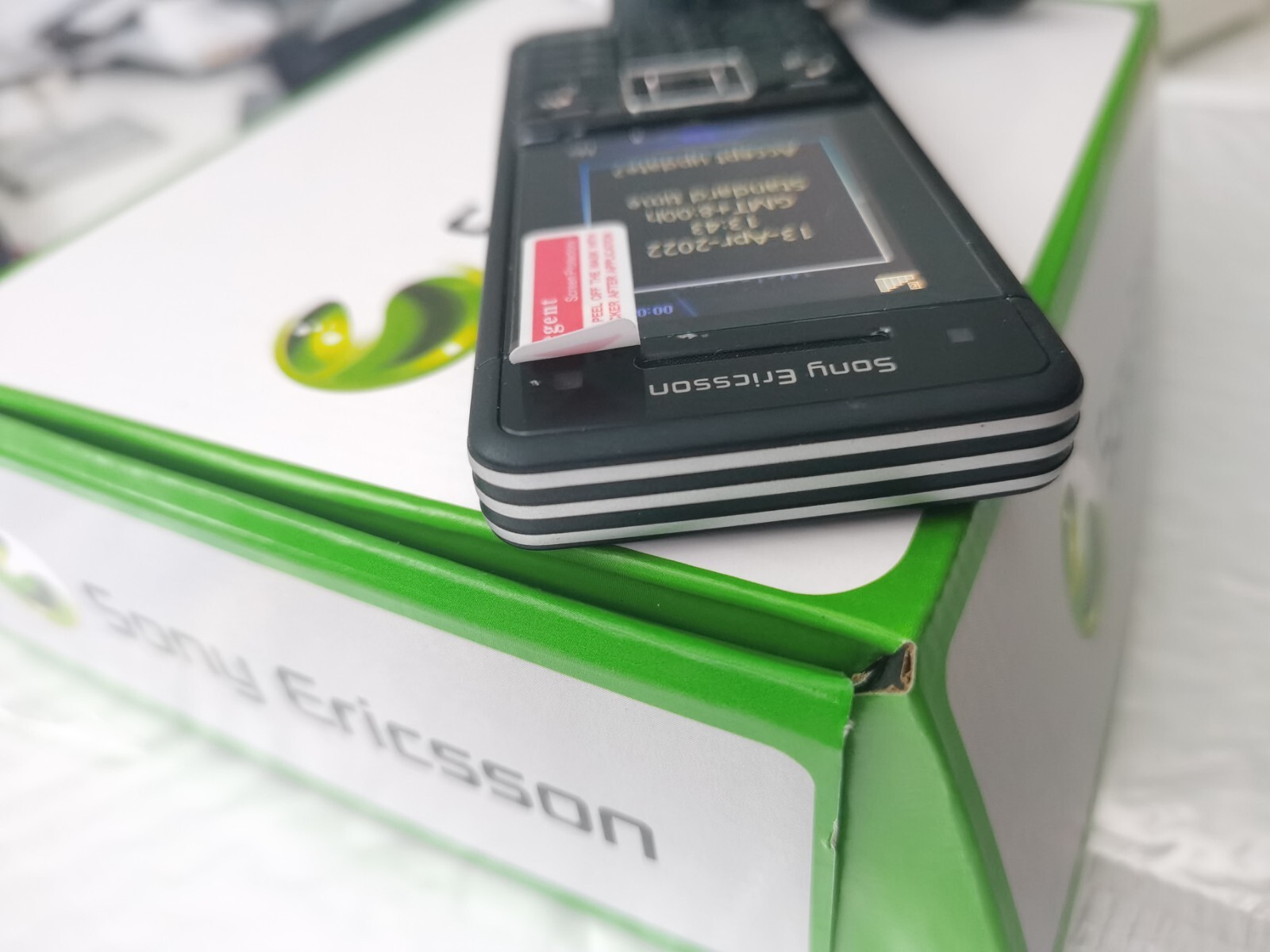 Sony Ericsson C902 - Swift black (Unlocked) Cellular Phone 160 MB - Image 4