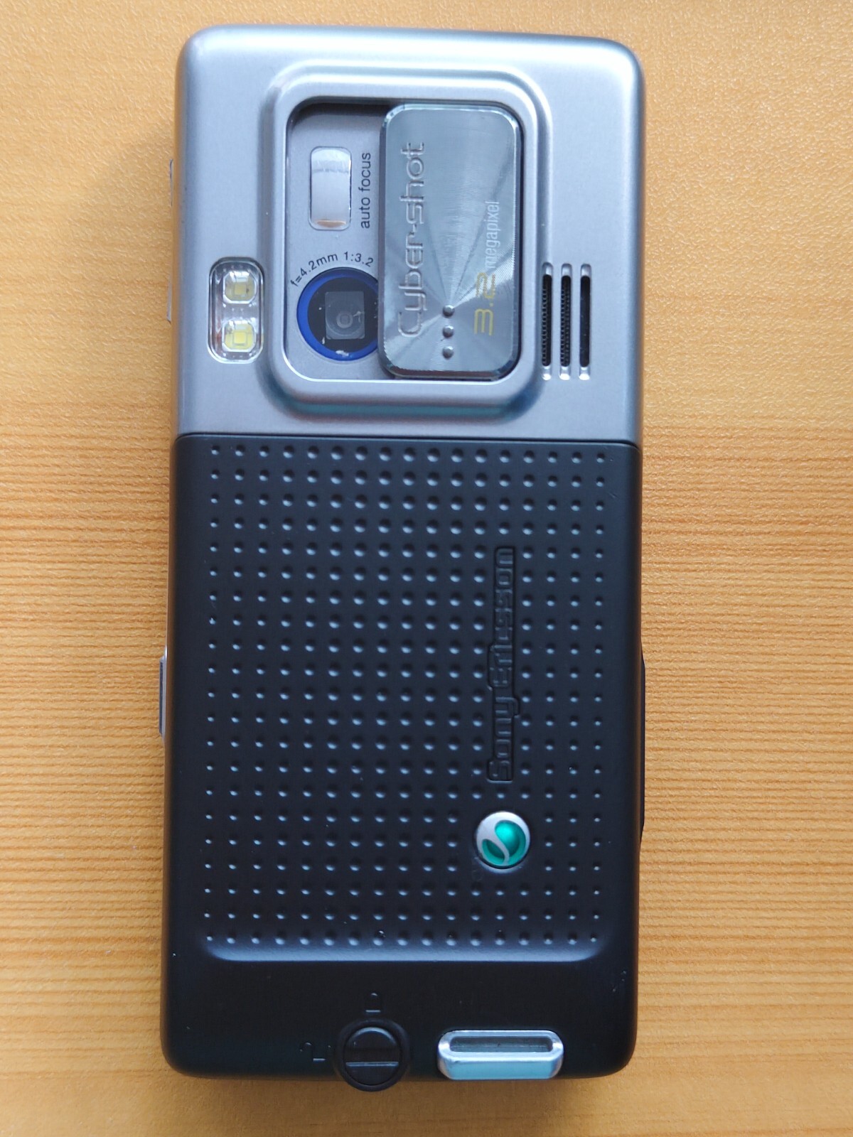 Sony Ericsson C702 Very Rare - For Collectors - Unlocked 150 MB Color Black - Image 4