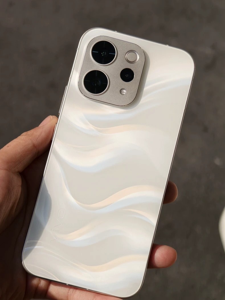 VIVO S50 6.59" 50MP Qualcomm Snapdragon 8s Gen 3 256GB/512GB Google unlocked storage 256GB 12GB RAM colors White - Image 8
