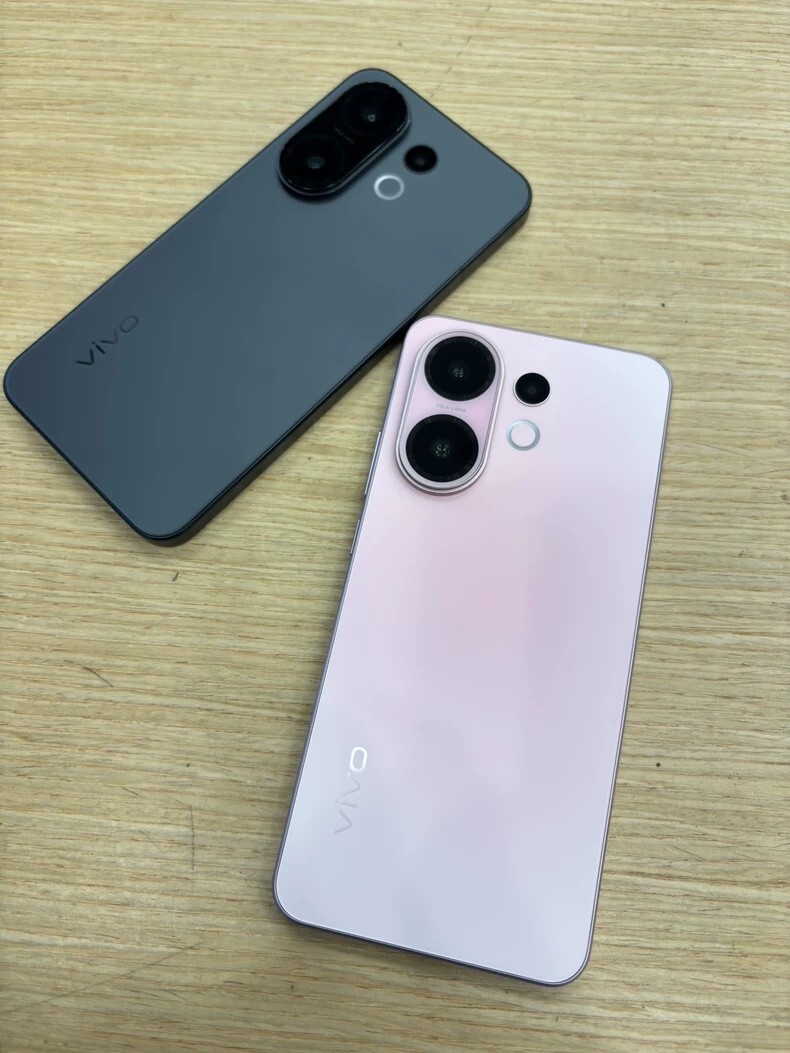 vivo S30 5G 6.67" 50MP 6500mAh Qualcomm Snapdragon 7 Gen 4 256GB/512GB Android storage 256GB 12GB RAM colors Please note the color. - Image 3