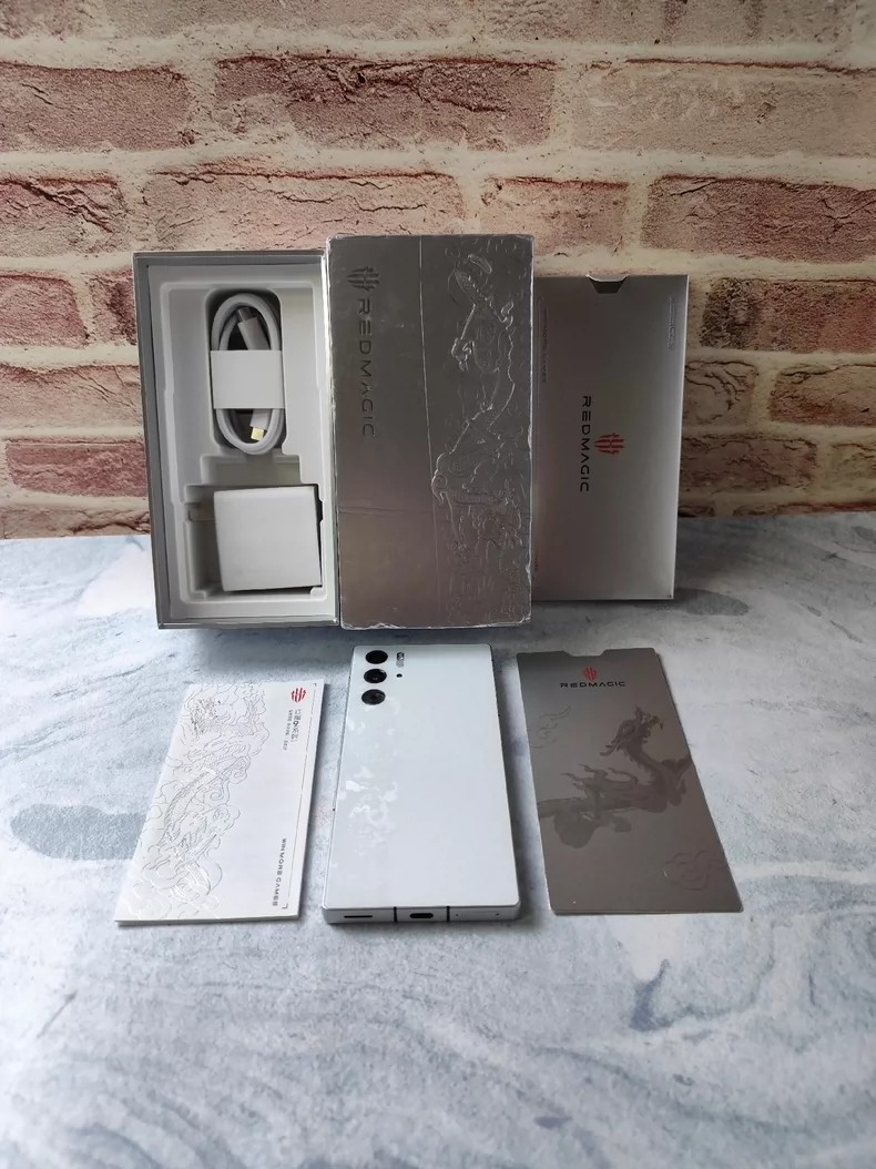 ZTE Nubia RedMagic 9 Pro the Year of the Loong Limited 16+512GB Global Google