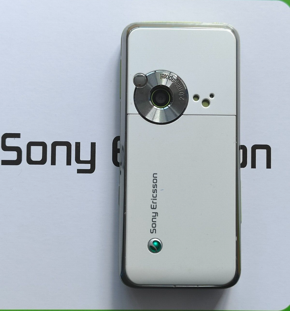 Original Unlocked Sony Ericsson K660 K660i 2G /3G HSDPA 2100 Mobile Phone 32 MB Battery 1*Battery Color White