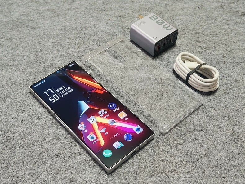 ZTE nubia redMagic 8 Pro 6.8" 50MP Snapdragon 8 Gen 2 256GB unlocked Global storage 256GB 12GB RAM colors black - Image 2