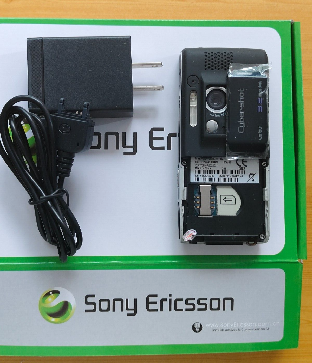 Sony Ericsson K800i black (Unlocked) Mobile Phone Color Black - Image 2