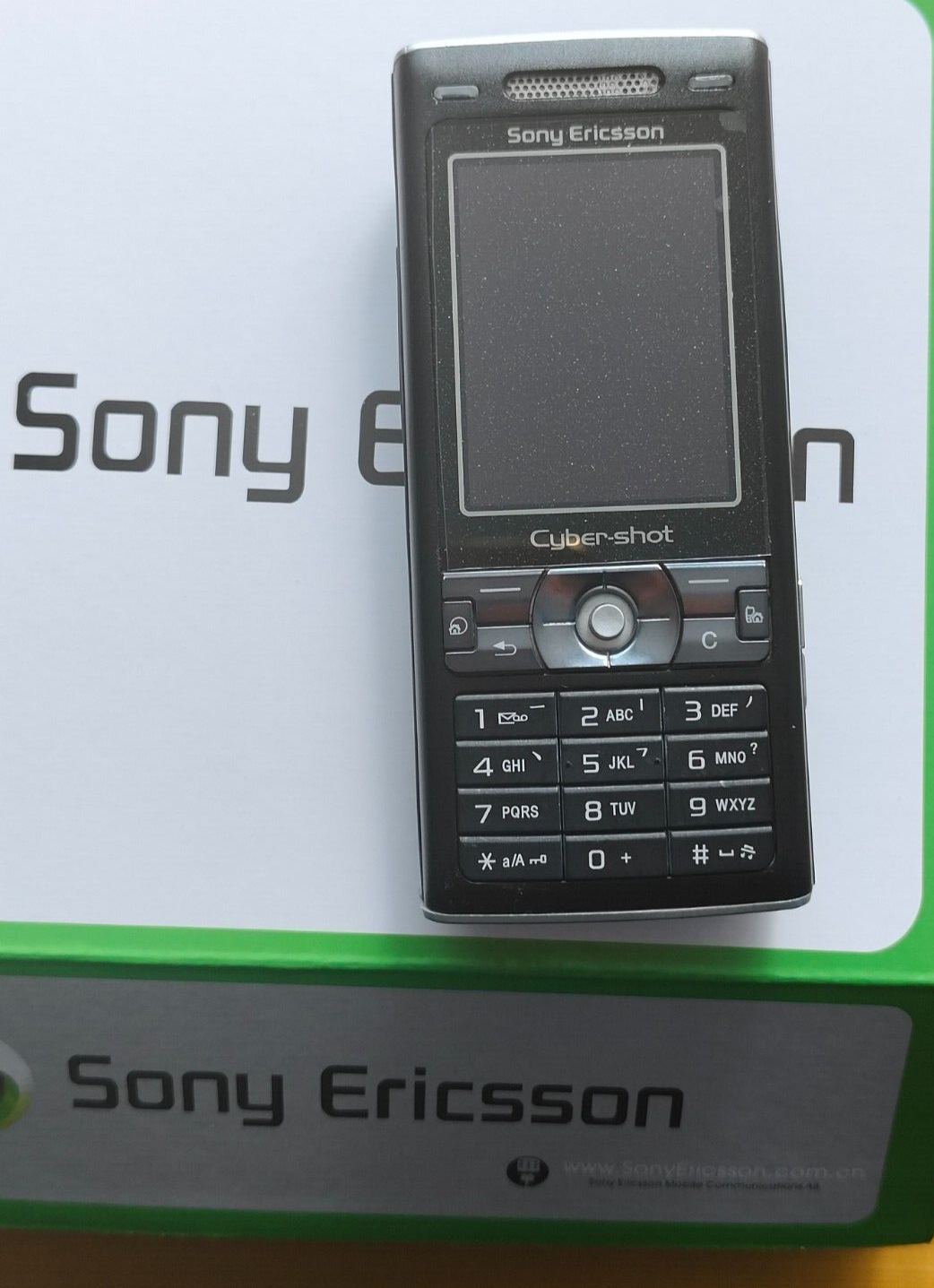 Working Sony Ericsson K790 K790i Fully UNLOCKED 2G Feature phone 2'' 3MP Battery 1*Battery Color Black