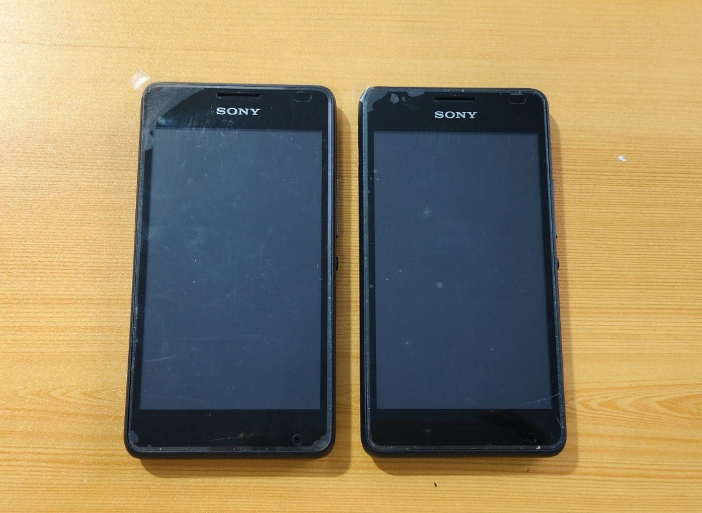Sony Xperia E1 D2004, D2005 Unlocked Android 4.0in 512 MB Smartphone