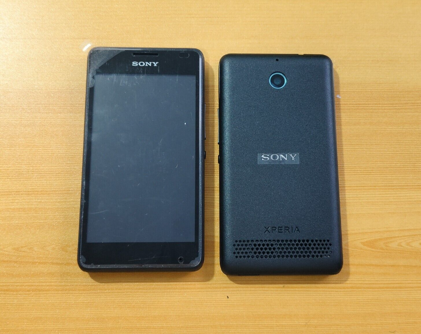 Sony Xperia E1 D2004, D2005 Unlocked Android 4.0in 512 MB Smartphone - Image 3