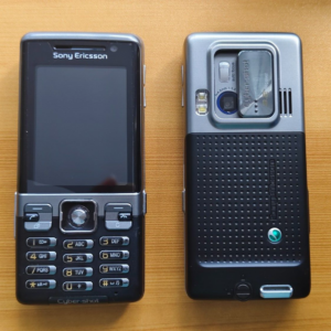 Sony Ericsson C702 Very Rare - For Collectors - Unlocked 150 MB Color Black