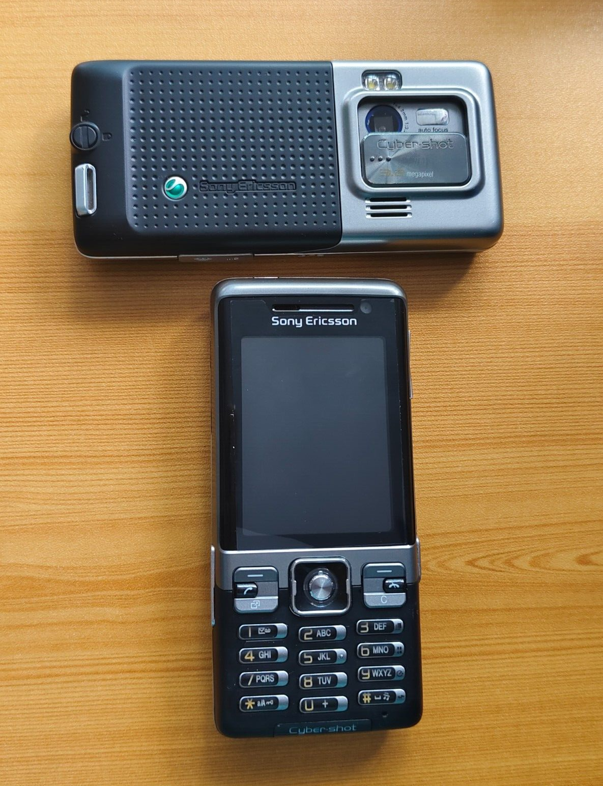 Sony Ericsson C702 Very Rare - For Collectors - Unlocked 150 MB Color Black - Image 3