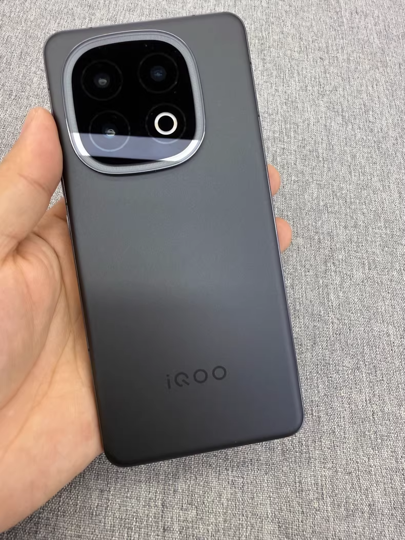 vivo iQOO 13 5G Android 15 Snapdragon 8 Elite 256GB 512GB 1TB Google unlocked Storage 12+256GB Color Random color