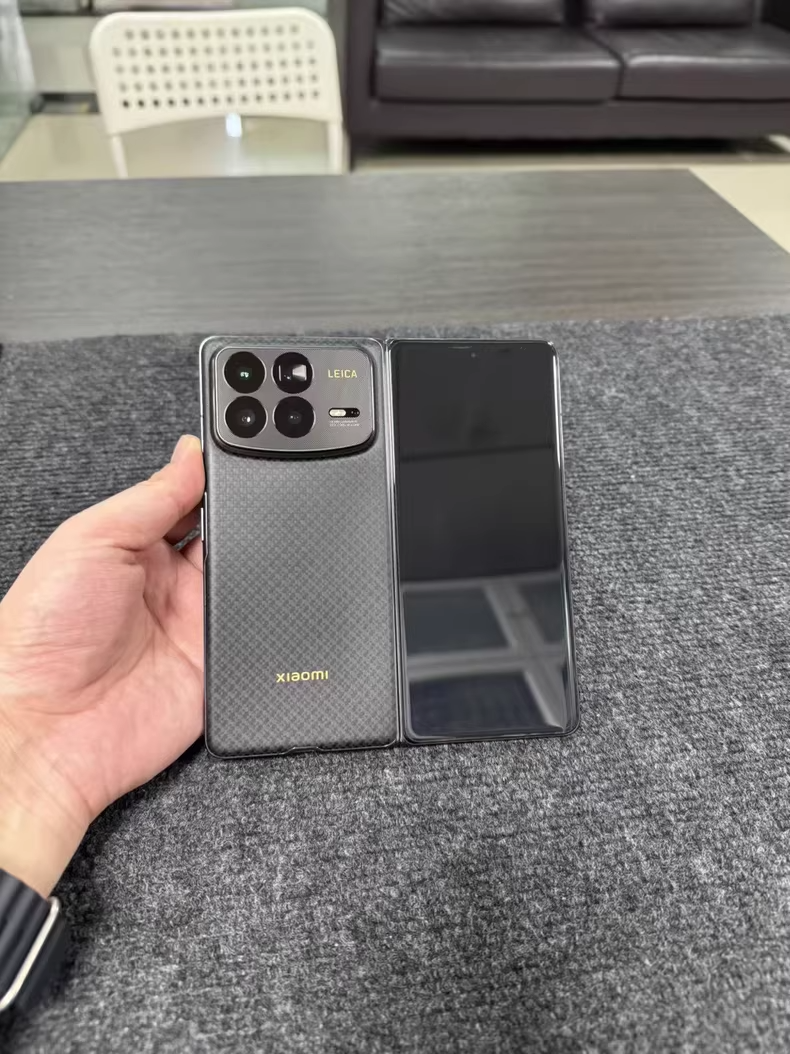 Xiaomi Mix Fold 4 Android 14 5G 120Hz 16+1TB Google Unlocked Storage 12+256GB Color Black Package Mobile phone and charger - Image 7