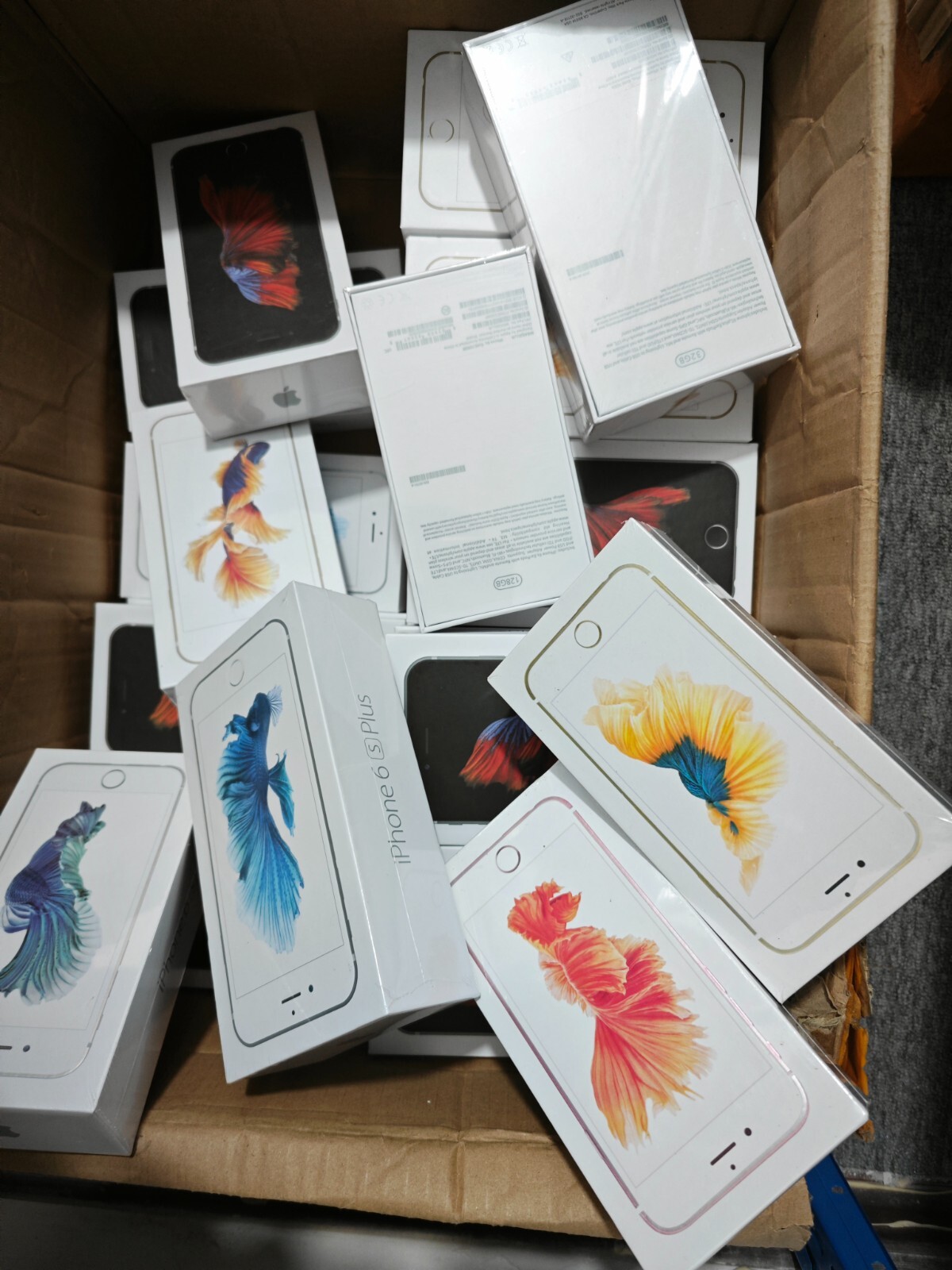 Apple iPhone 6S/6S Plus 6P 64GB IOS15 Smartphone Sealed Storage 64GB Color Random colors Model Number 6s - Image 5