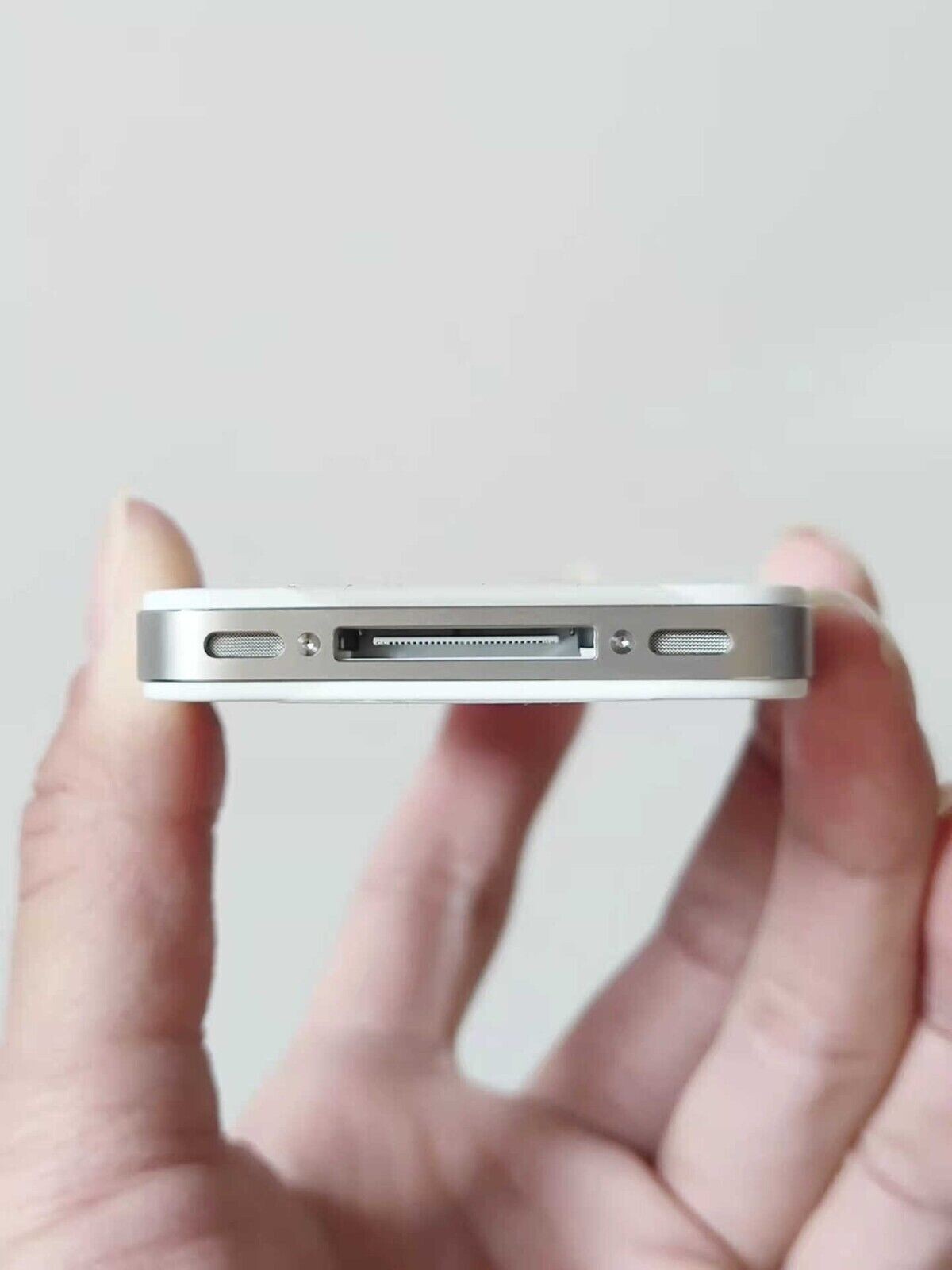 Apple iPhone 4 4S -8/ 16/32GB - White Black (Unlocked) IOS used smartphone cheap Storage Capacity: 32GB Model Apple iPhone 4s colors black - Image 4