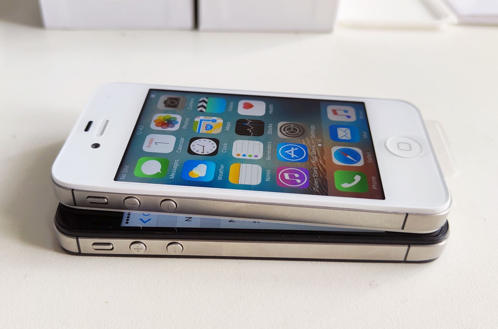 📱 Apple iPhone 4 4S 8/16/32GB - Unlocked Used Full function mobile phone IOS📱 Model Apple iPhone 4s Storage Capacity 32 GB - Image 14