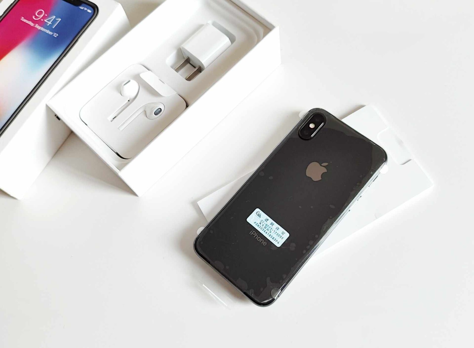 Apple iPhone X - 256 GB - Space Gray (Unlocked) - Image 3