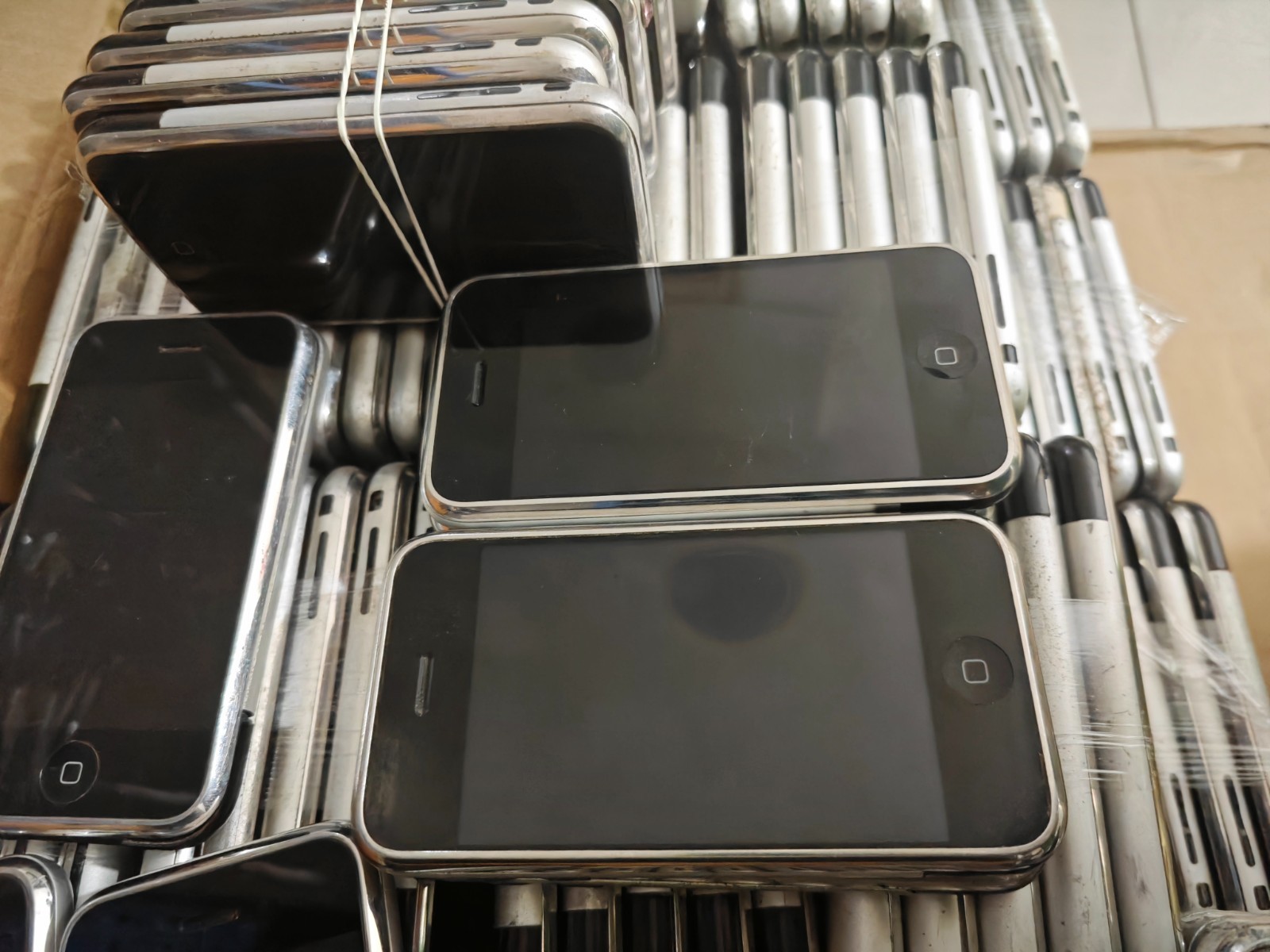 Apple iPhone 1st Generation 2G 8GB iOS screen broken doesn't work storage 16GB - Image 2
