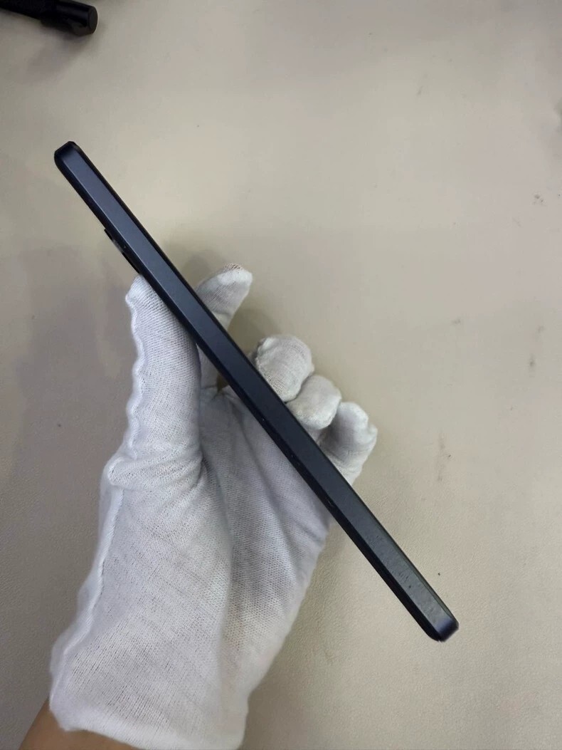 vivo iQOO Neo9S Pro+ 5G 6.78" 50MP LTPO AMOLED 144Hz Snapdragon 8 Smartphone Colors Random color Charger Included Yes Storage Capacity 12+256GB - Image 14