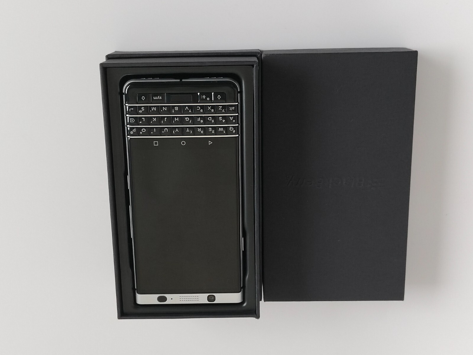 BlackBerry Keyone K1 BBB100-3 32GB 4.5in 12MP Android Phone 3500mAh Storage 32GB Color random color Model Number BBB100-3 - Image 8