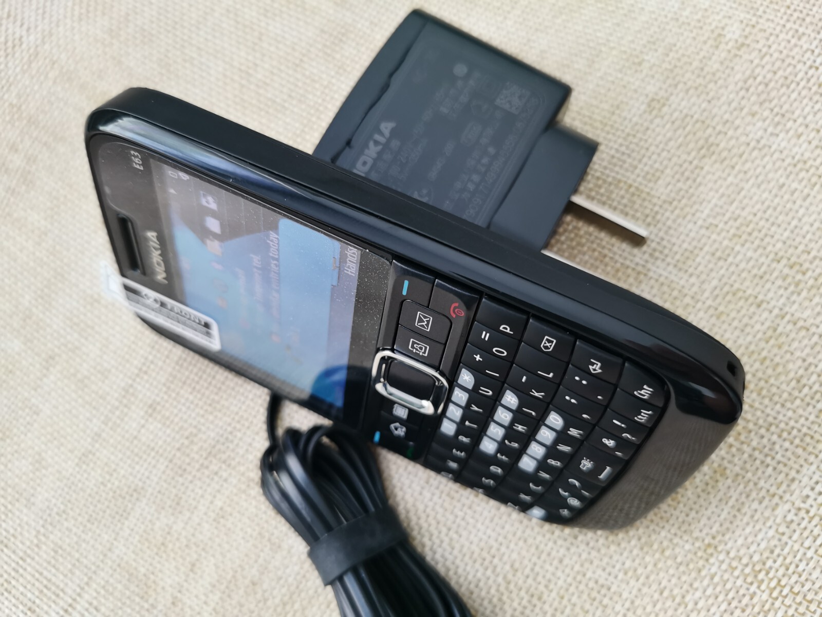 Nokia E Series E63 , very very new ,no any scratch , work very well - Image 9
