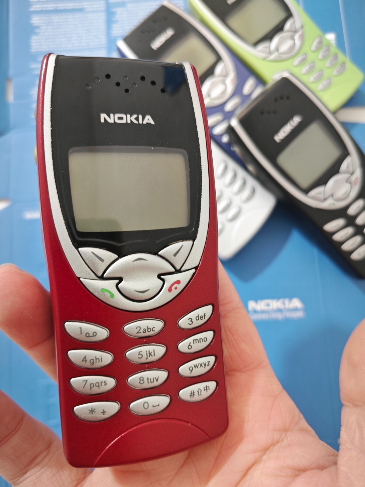Nokia 8210 2G - Image 2