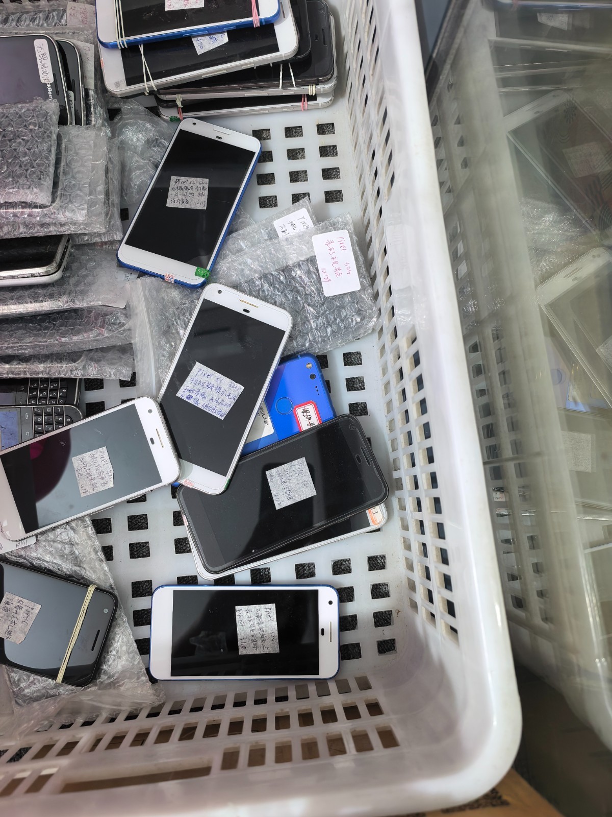 Google Pixel Pixel XL 32GB android or Google version Storage 32GB Model Google Pixel - Image 3