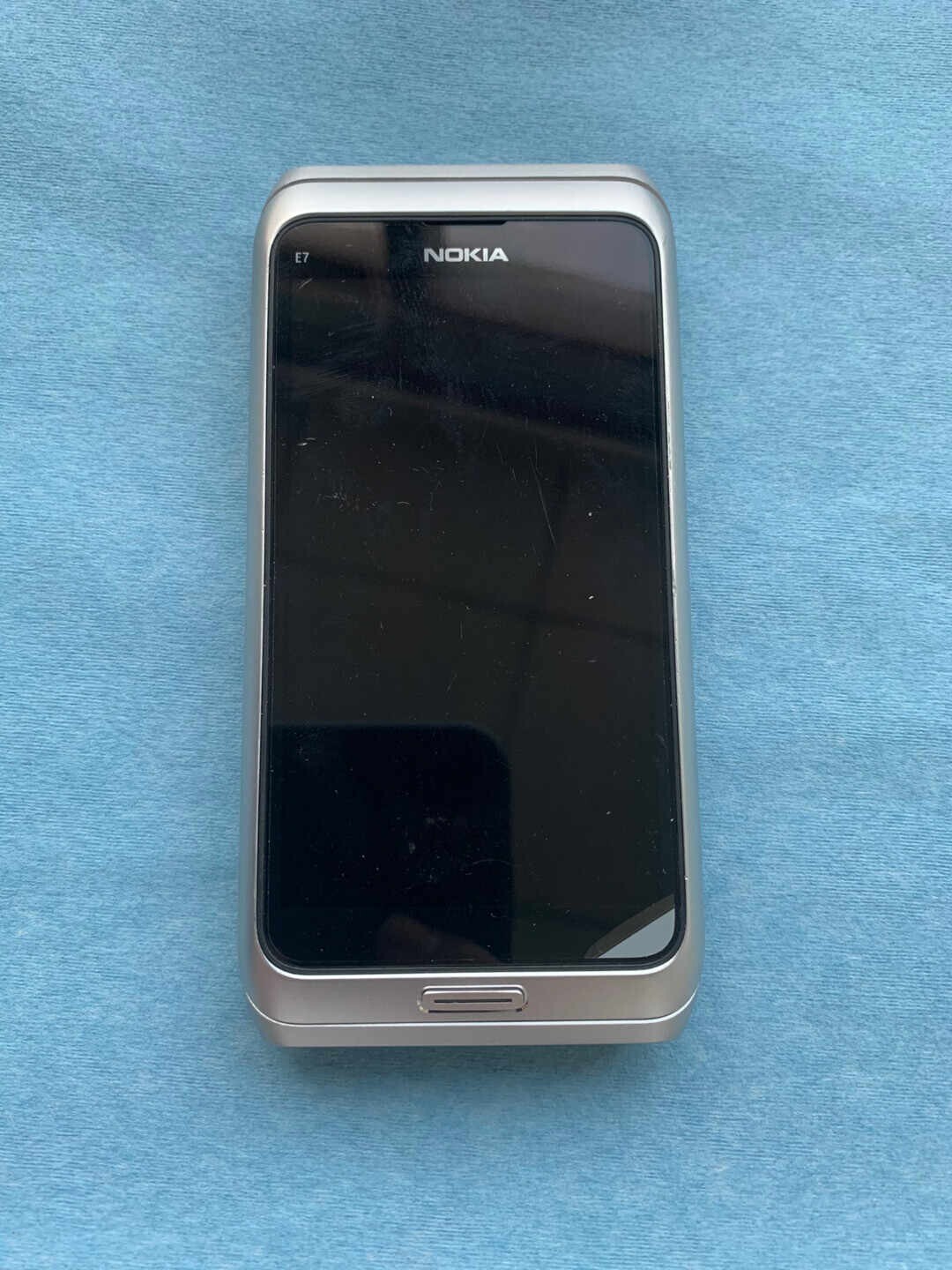 Nokia E Series E7-00 - 16GB (Unlocked) 3G wifi Touch screen Smartphone
