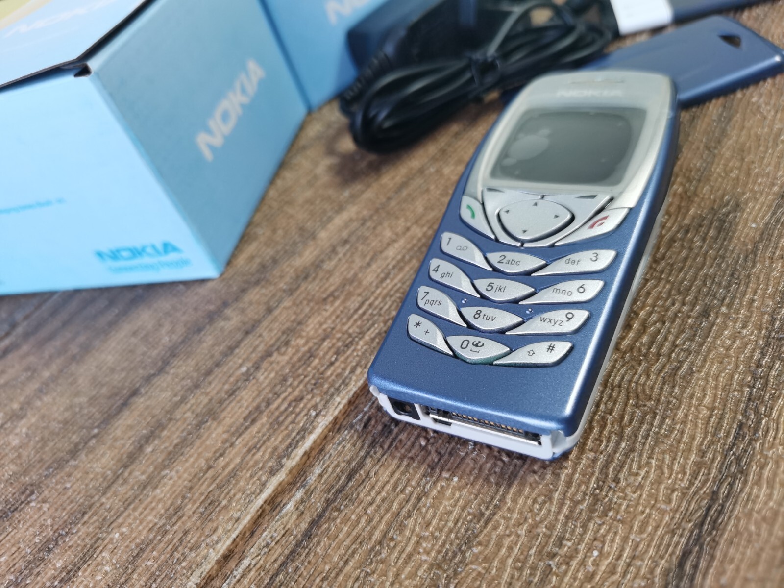 Nokia 6100 - blue (Unlocked) Original Mobile Phone - Image 8