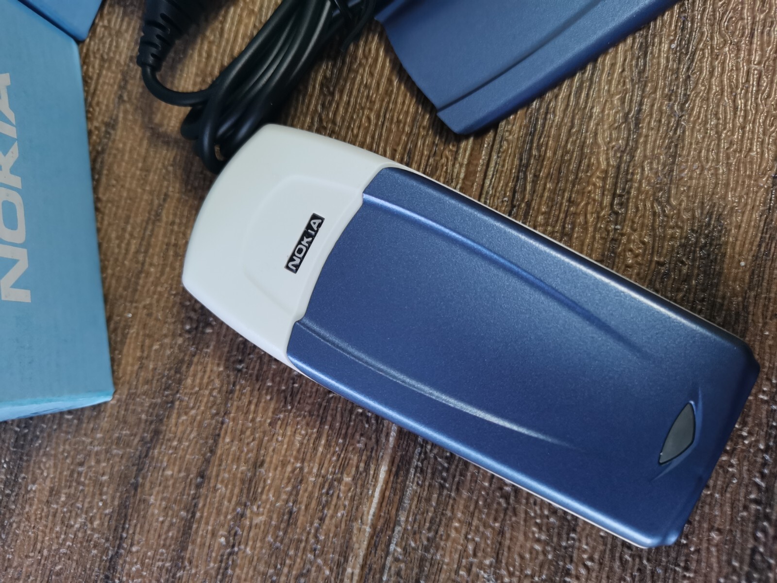 Nokia 6100 - blue (Unlocked) Original Mobile Phone - Image 9