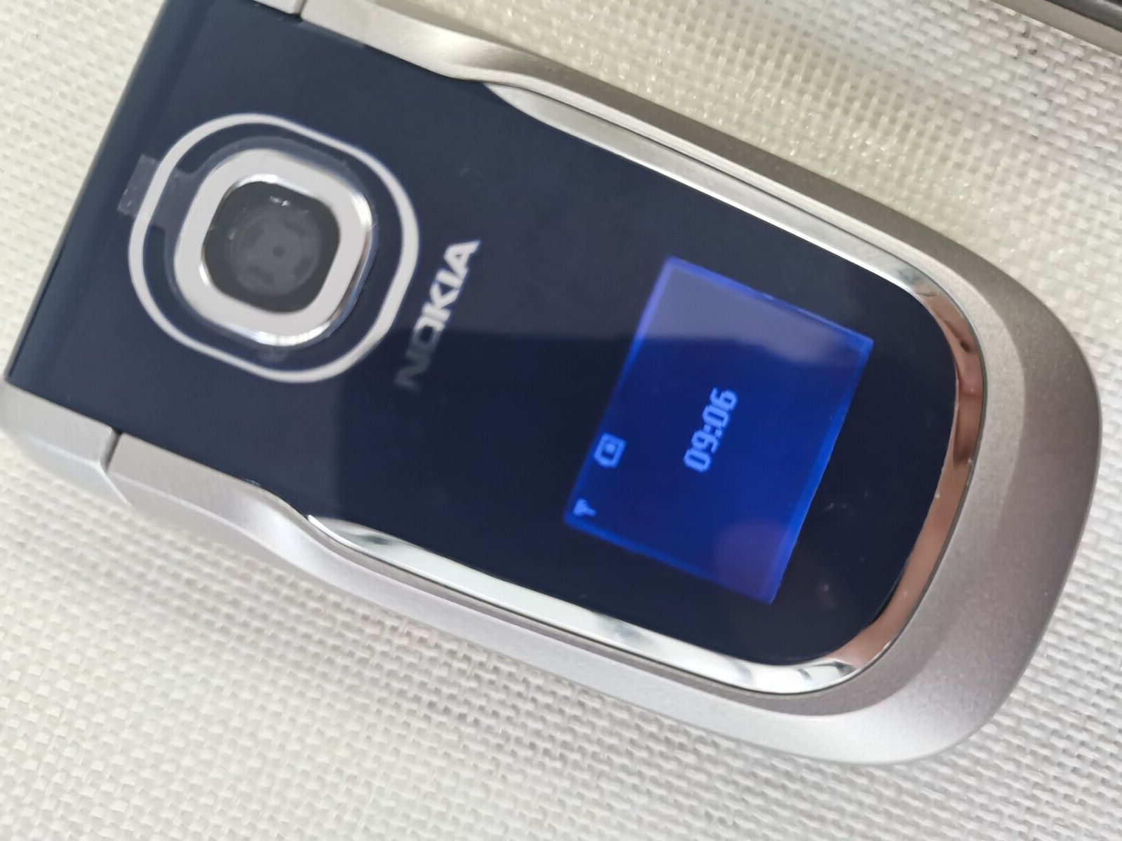 ORIGINAL Nokia 2760 Blue 100% UNLOCKED Flip Cell phone GSM 900 / 1800 GSM Phone - Image 2