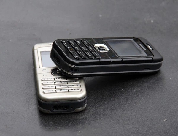 Nokia 6030 - Black silver gold(Unlocked) Cellular Phone - Image 3