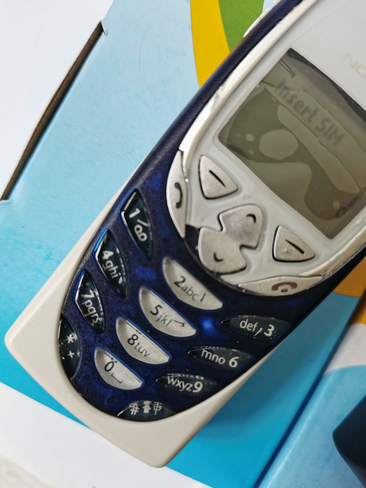Nokia 8310 White black keyboard phone 2G