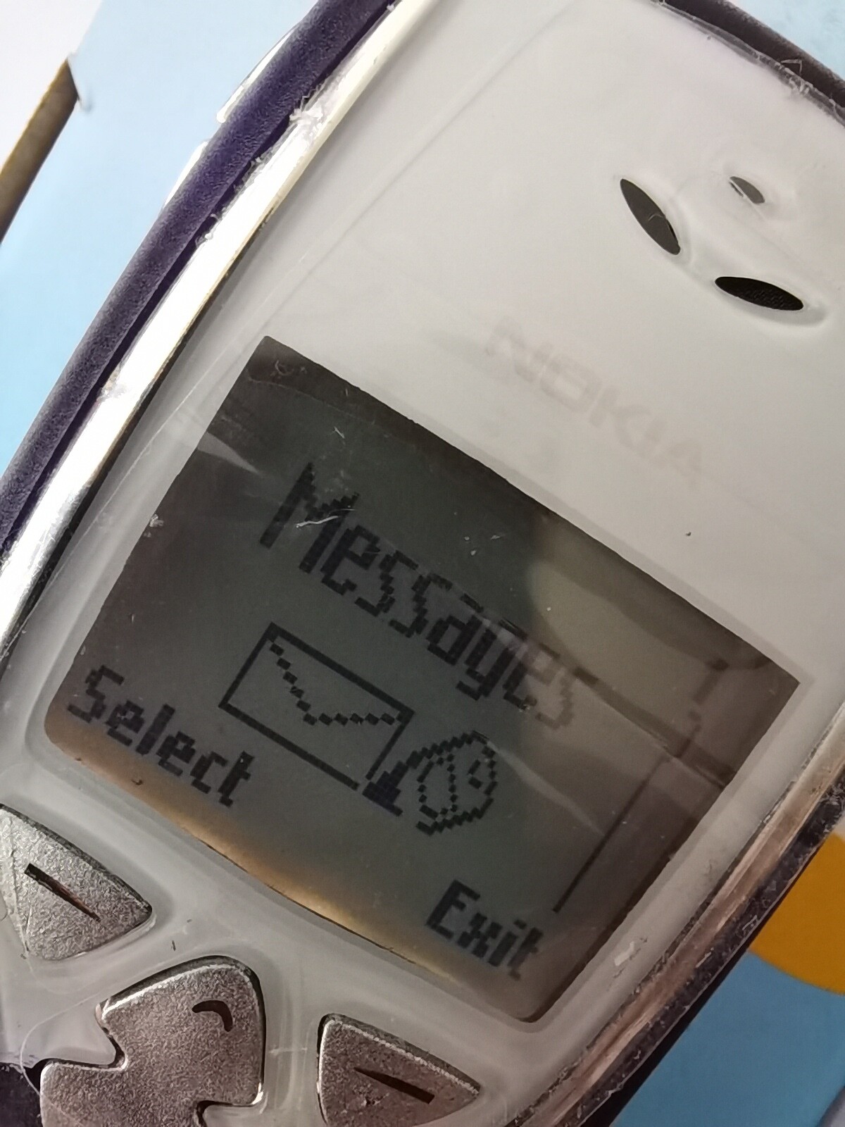 Nokia 8310 White black keyboard phone 2G - Image 3