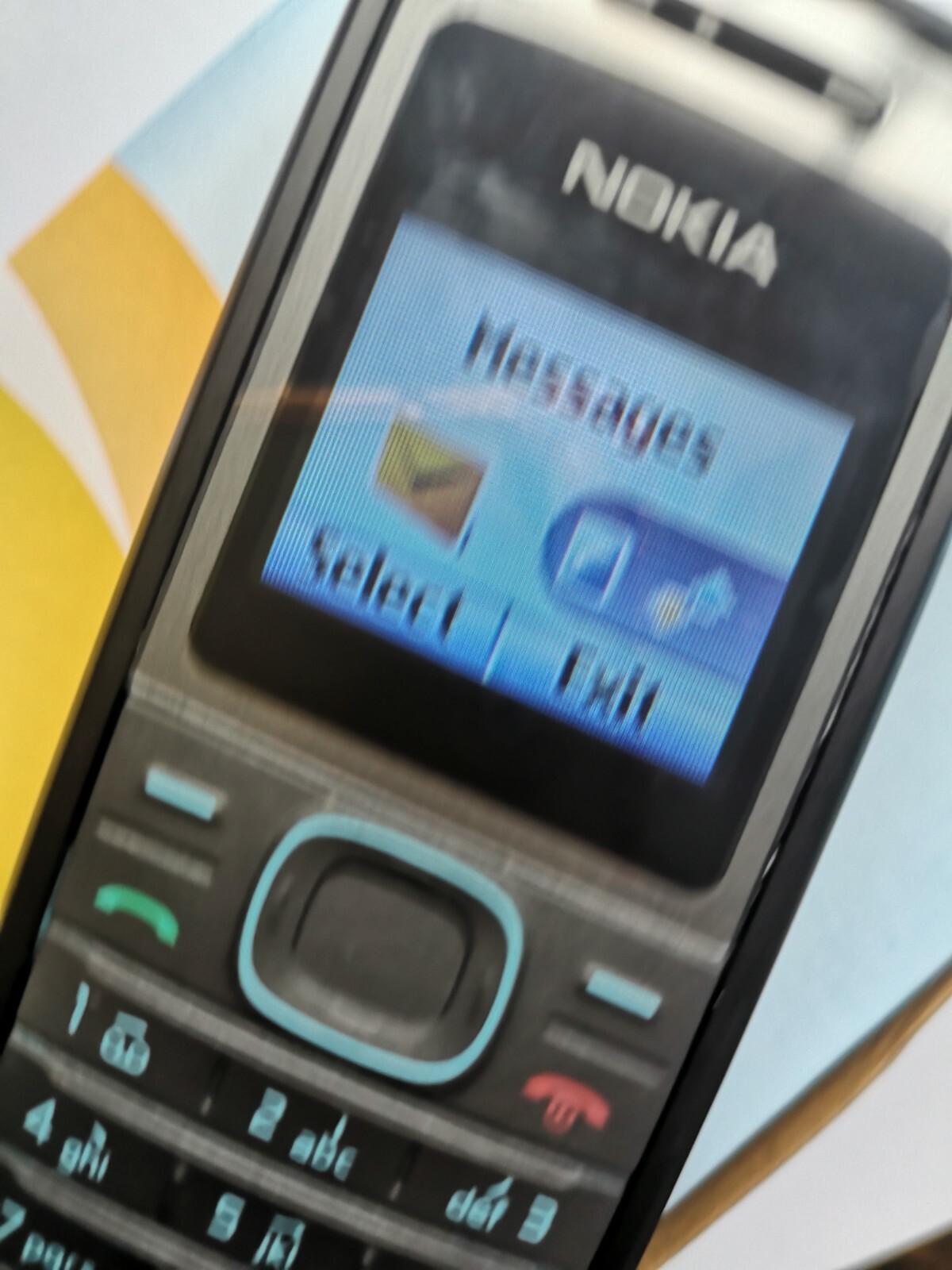 Nokia 1208 unlocked gsm 900/1800 mobile phone Russian Hebrew Arabic keyboard Bundle Description 1 battery